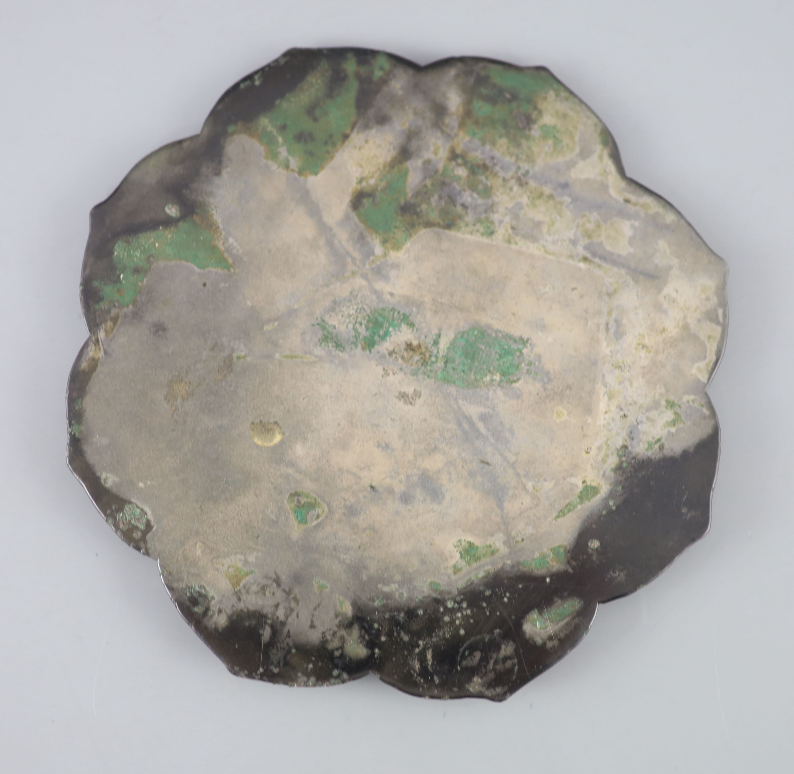 A Chinese bronze mirror, Song dynasty, 16cm diameter